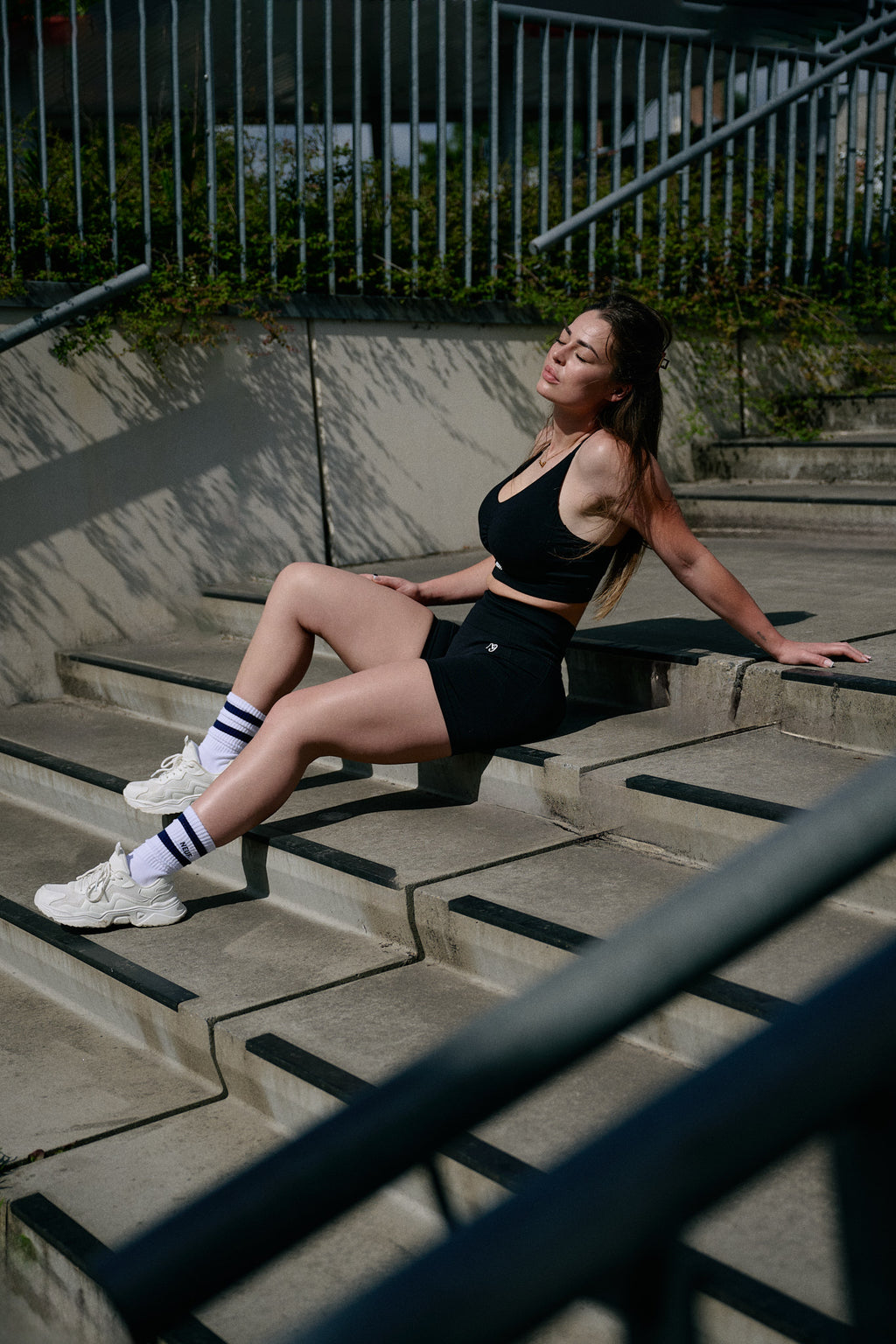 Insolito - Short Noir